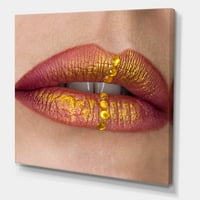 DesignArt „Womanената усни одблизу со црвен кармин, златна боја“ модерна печатење на wallидови од платно